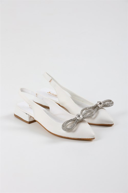 Dorien Beyaz Mat Taşlı Fiyonk Detay Kadın Ayakkabı